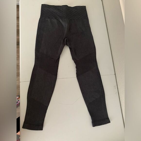 Savvi Costa Gray Leggings - Picture 9 of 15